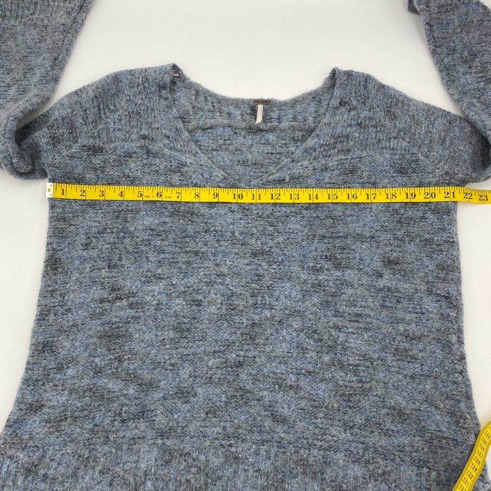 Free People Blue Bell Sleeve Lightweight V-Neck Sweater - Picture 8 of 10